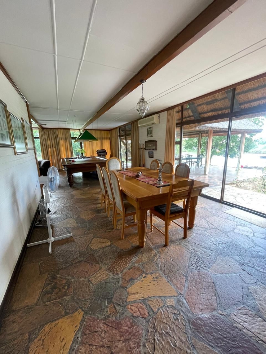 5 Bedroom Property for Sale in Christiana North West